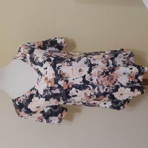 LuLaRoe Iris Tee